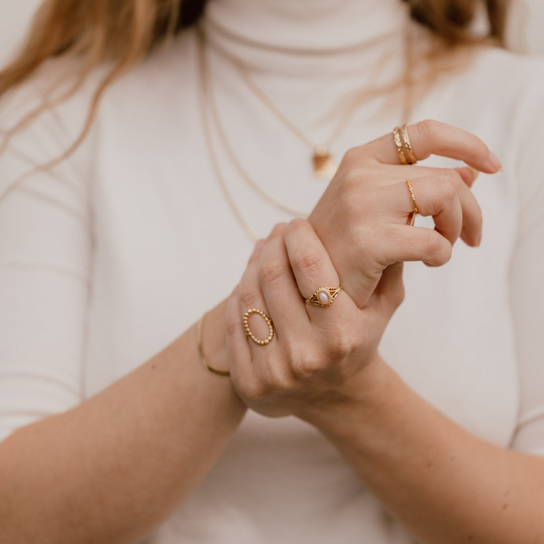 Vintage pearl ring in 14 karat gold-plated stainless steel