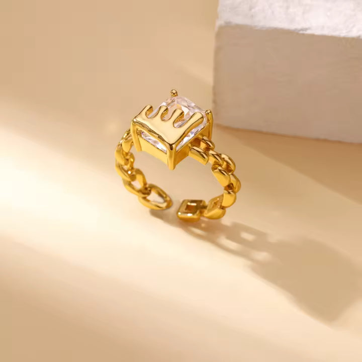 Zaria | Sparkling Teardrop Ring