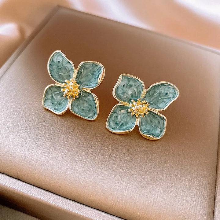 Ismera Blooming Petal Stud Earrings