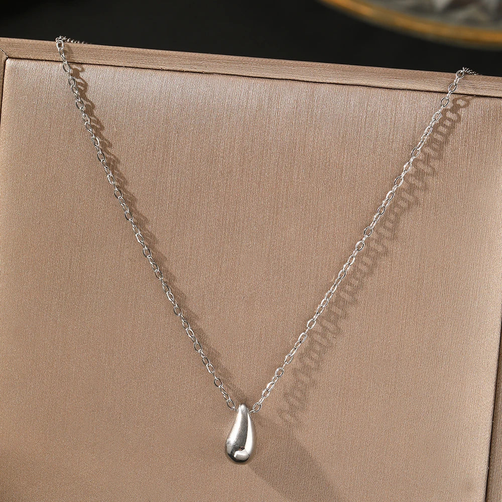 Minimal Tear Drop Necklace