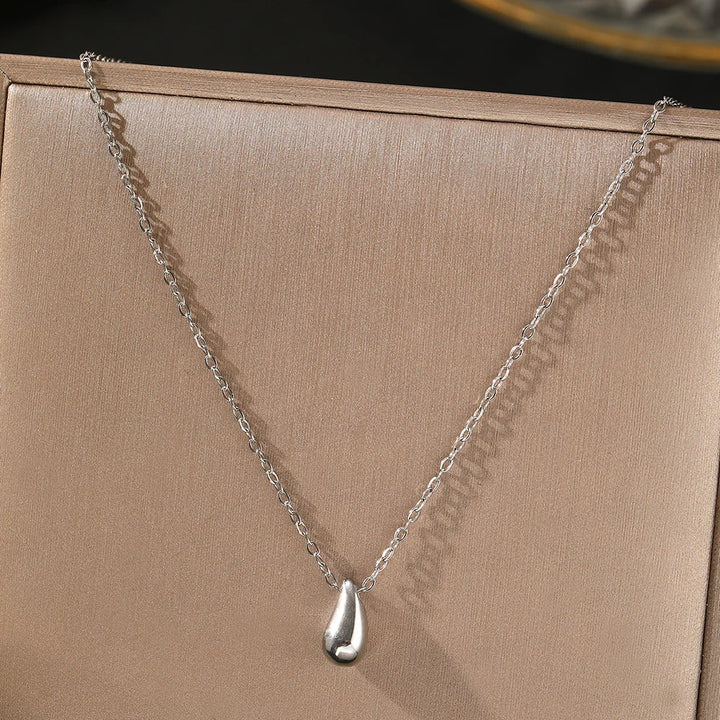Minimal Tear Drop Necklace