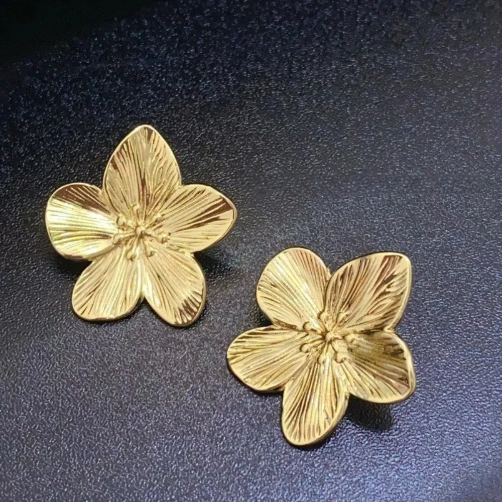 Calmira Luxe Floral Gold Stud Earrings