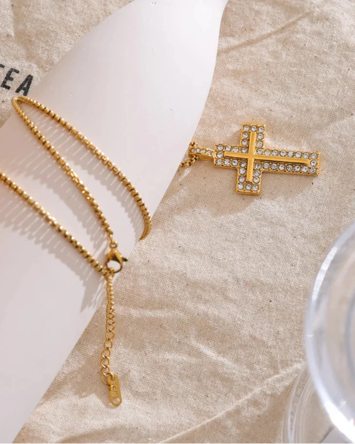 Cross Necklace with Zirconia Crystals (Gold Plated)