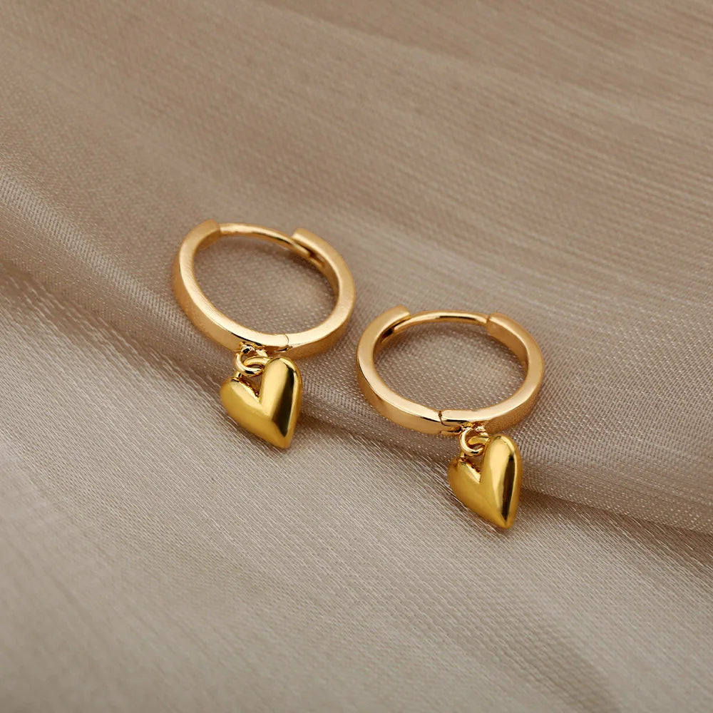 Mila Classic Heart Earrings