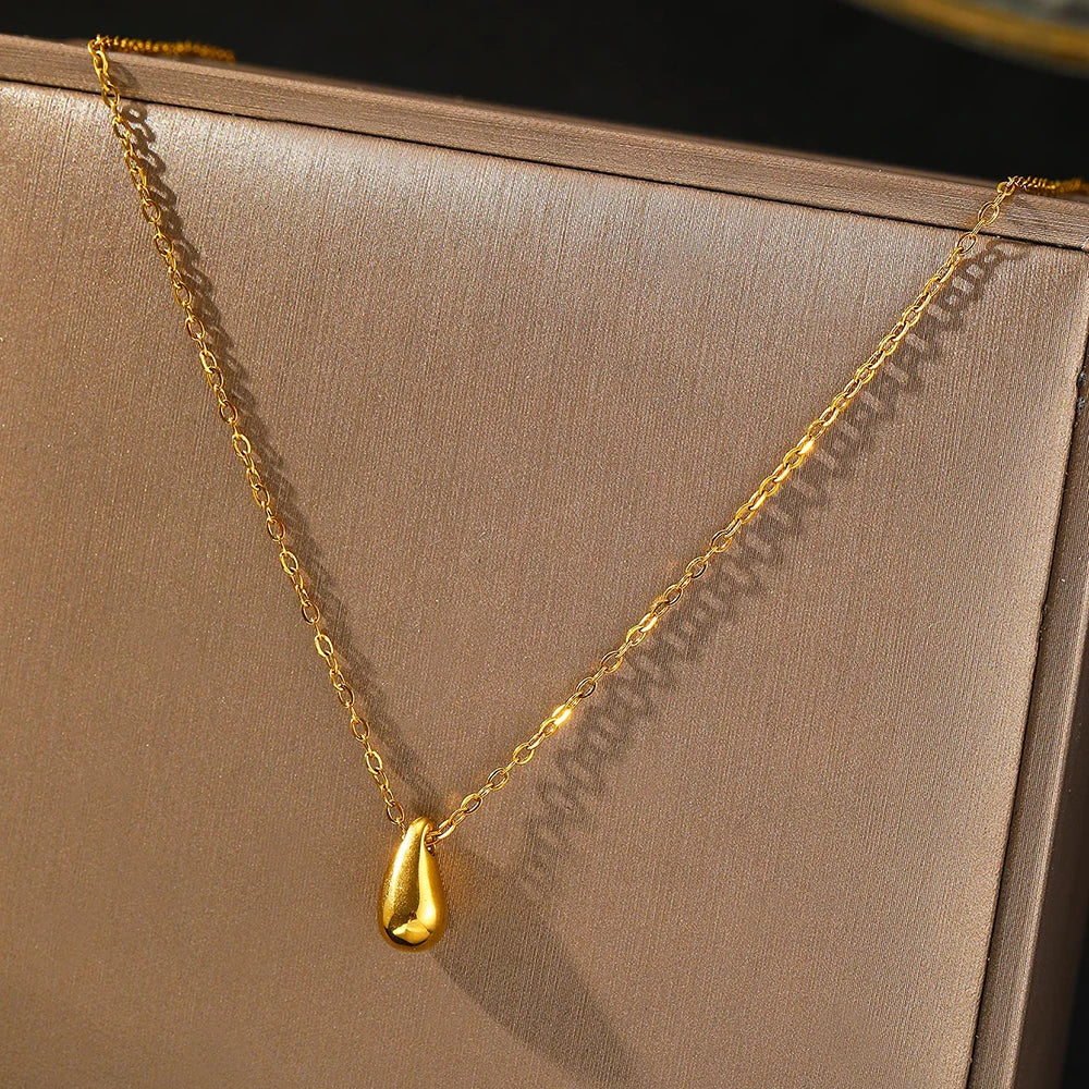 Minimal Tear Drop Necklace