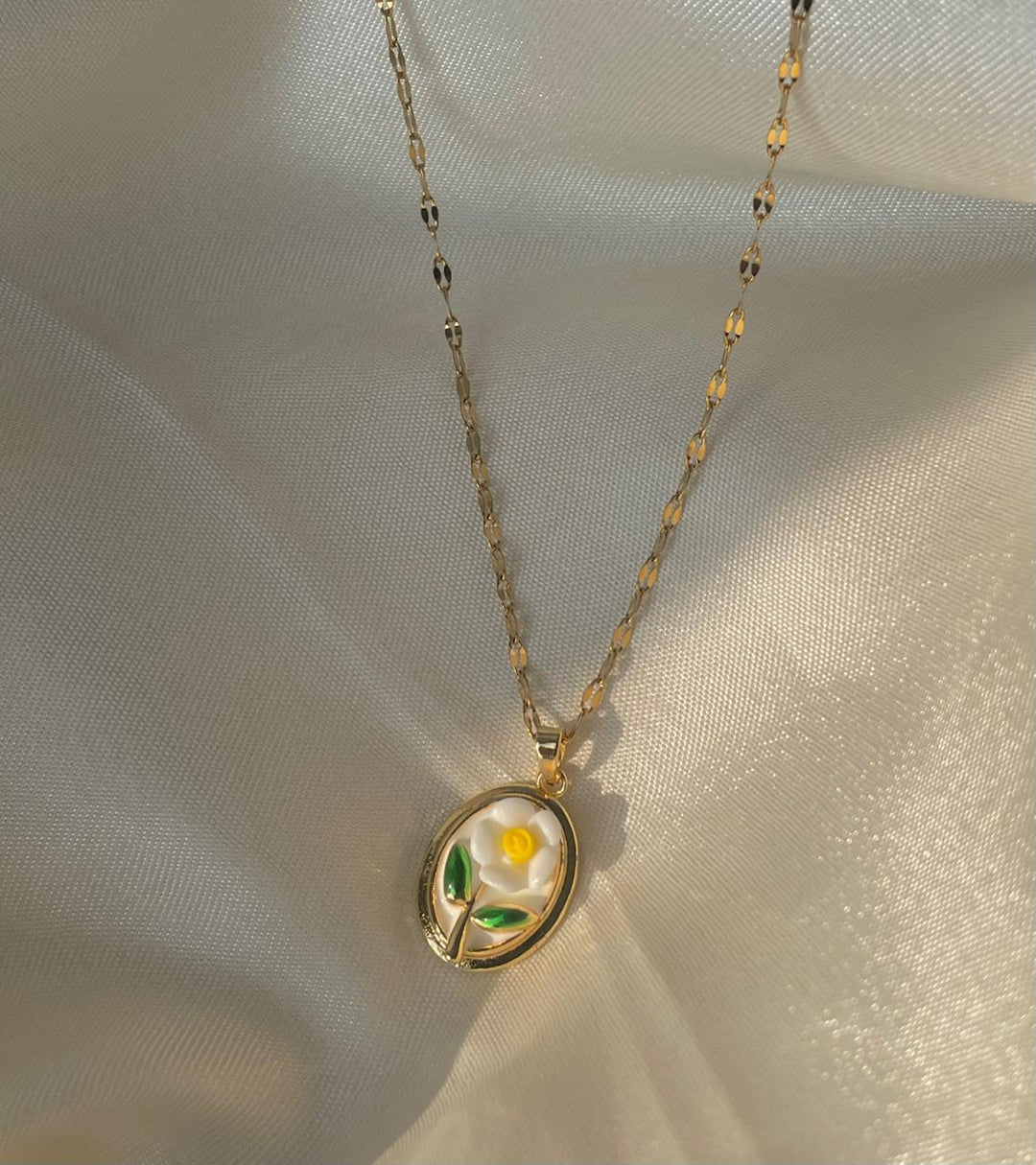 Poised Posy Necklace