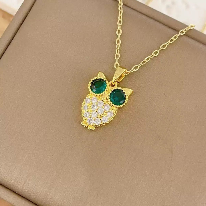 Green-eyed Lumière Necklace