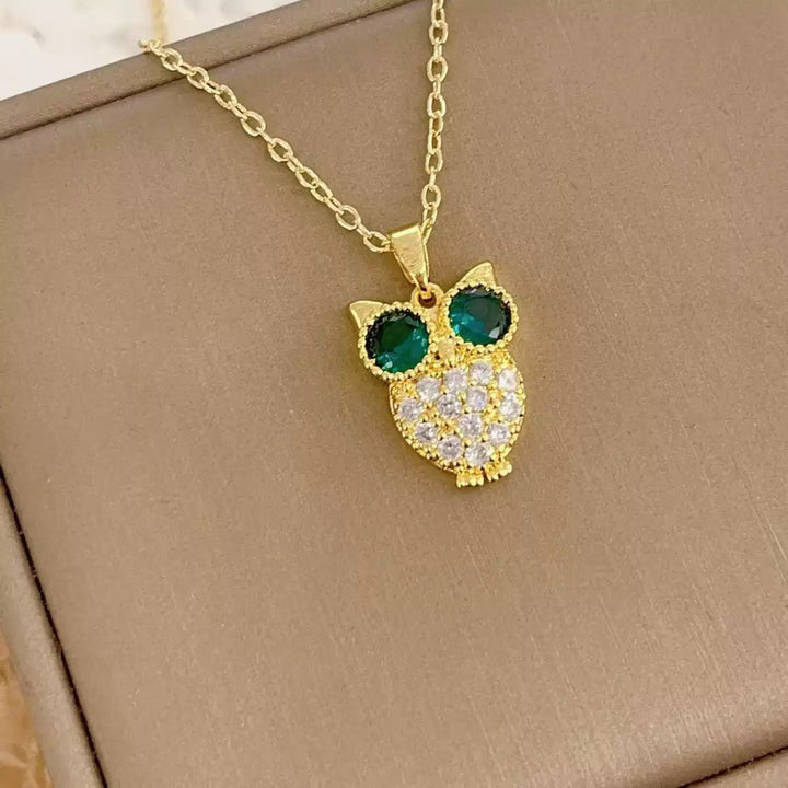 Green-eyed Lumière Necklace