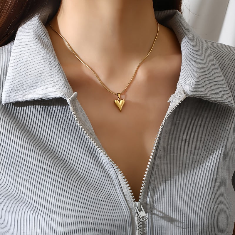 Elegant Sculpted Heart Necklace