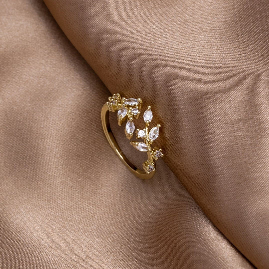 Crystal Ring Vine 18K Gold