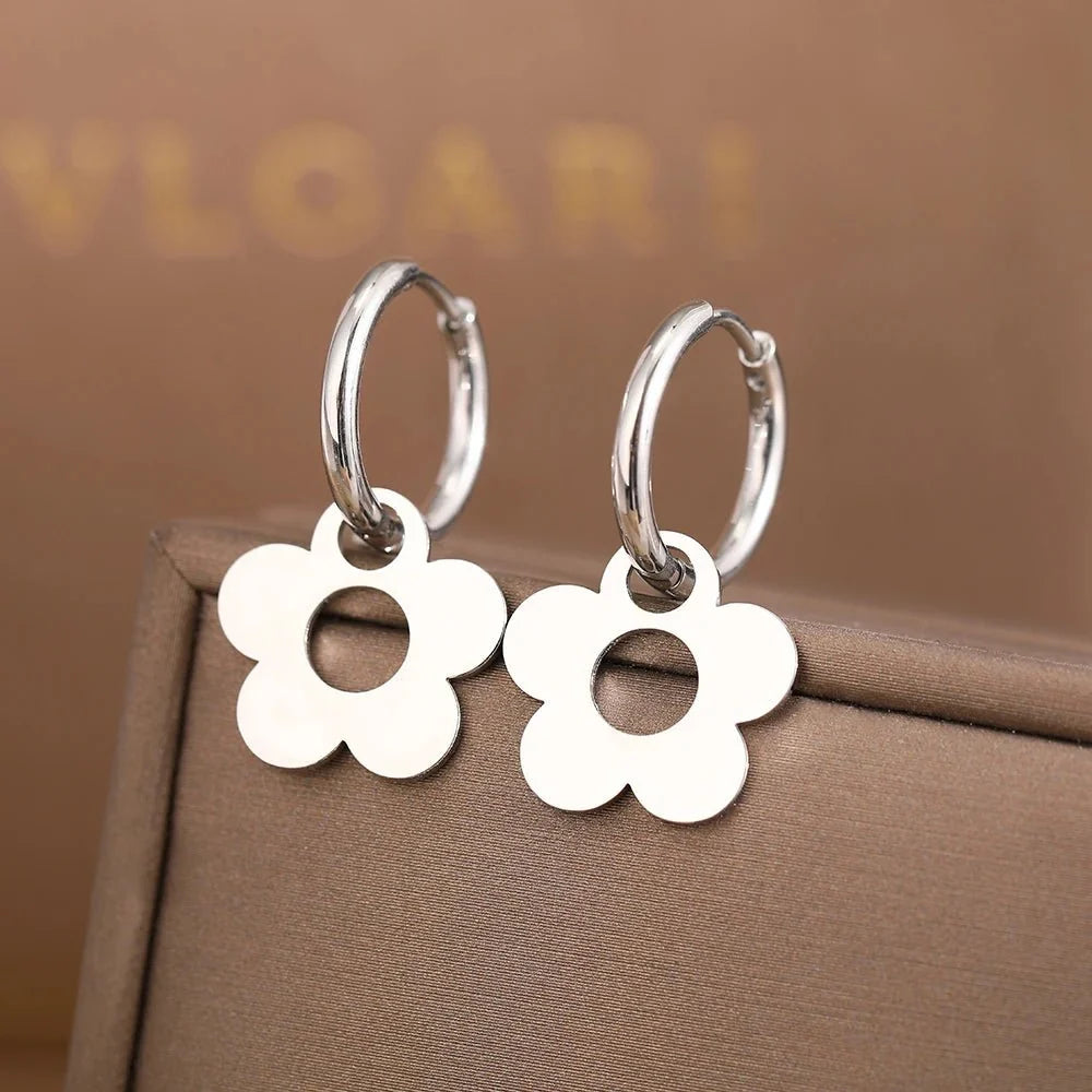 Dainty Floral Outline Hoop Earrings