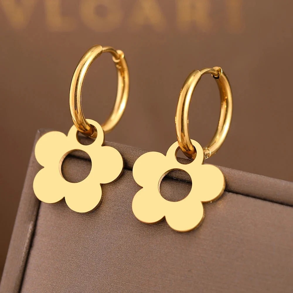 Dainty Floral Outline Hoop Earrings