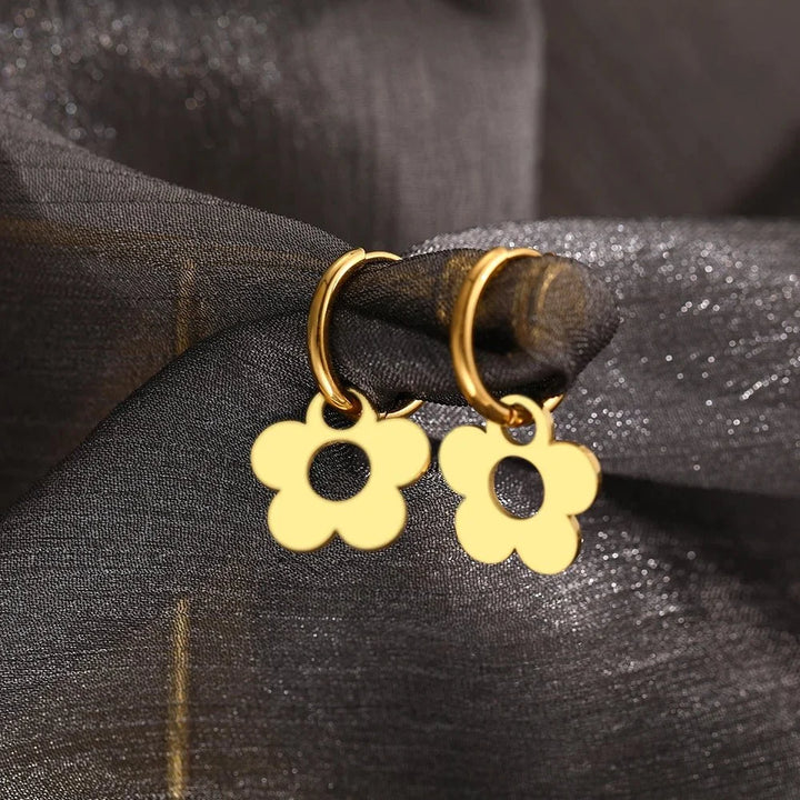 Dainty Floral Outline Hoop Earrings