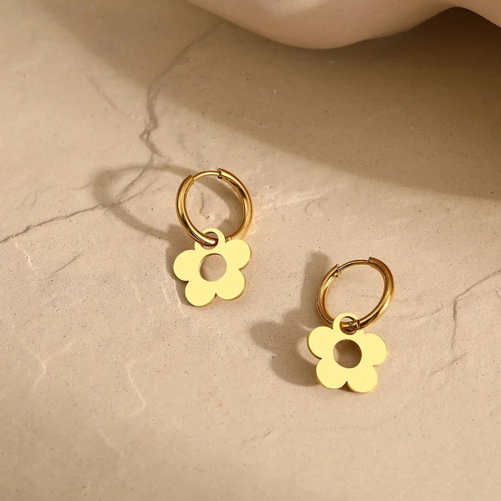 Dainty Floral Outline Hoop Earrings