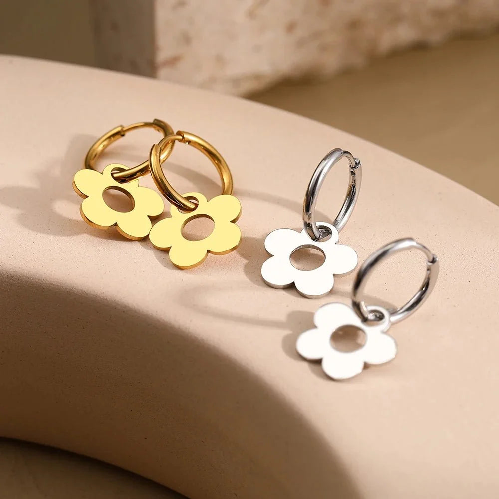 Dainty Floral Outline Hoop Earrings