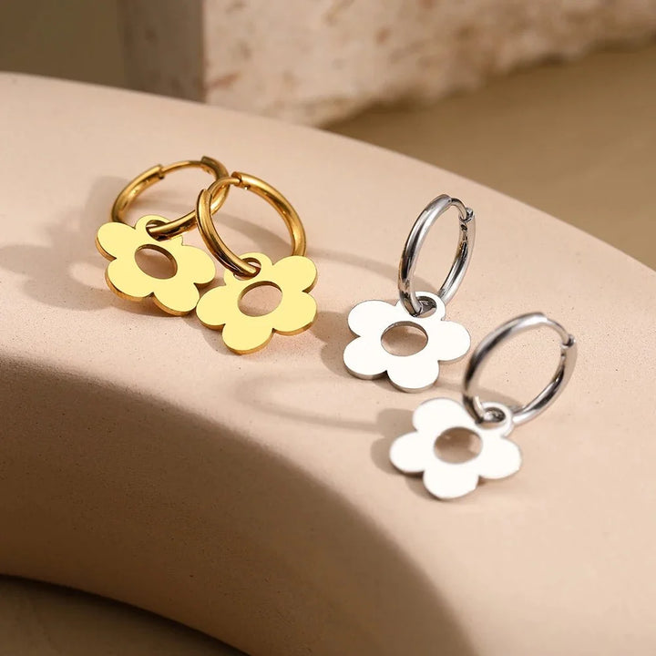 Dainty Floral Outline Hoop Earrings