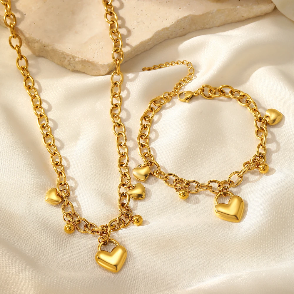 The Hearts of Heritage Charm Set