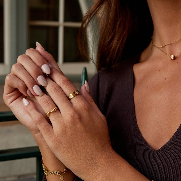 Clover Ring with Crystals Gold