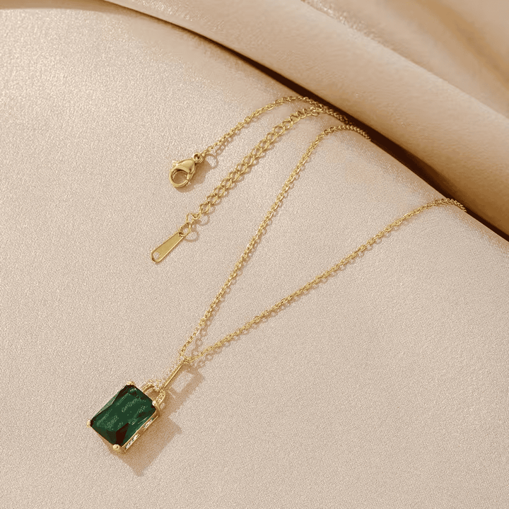 Emerald Stone Luxe Necklace