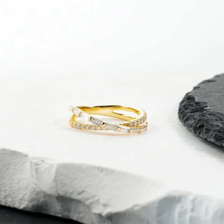 Ribbon Crossover Ring