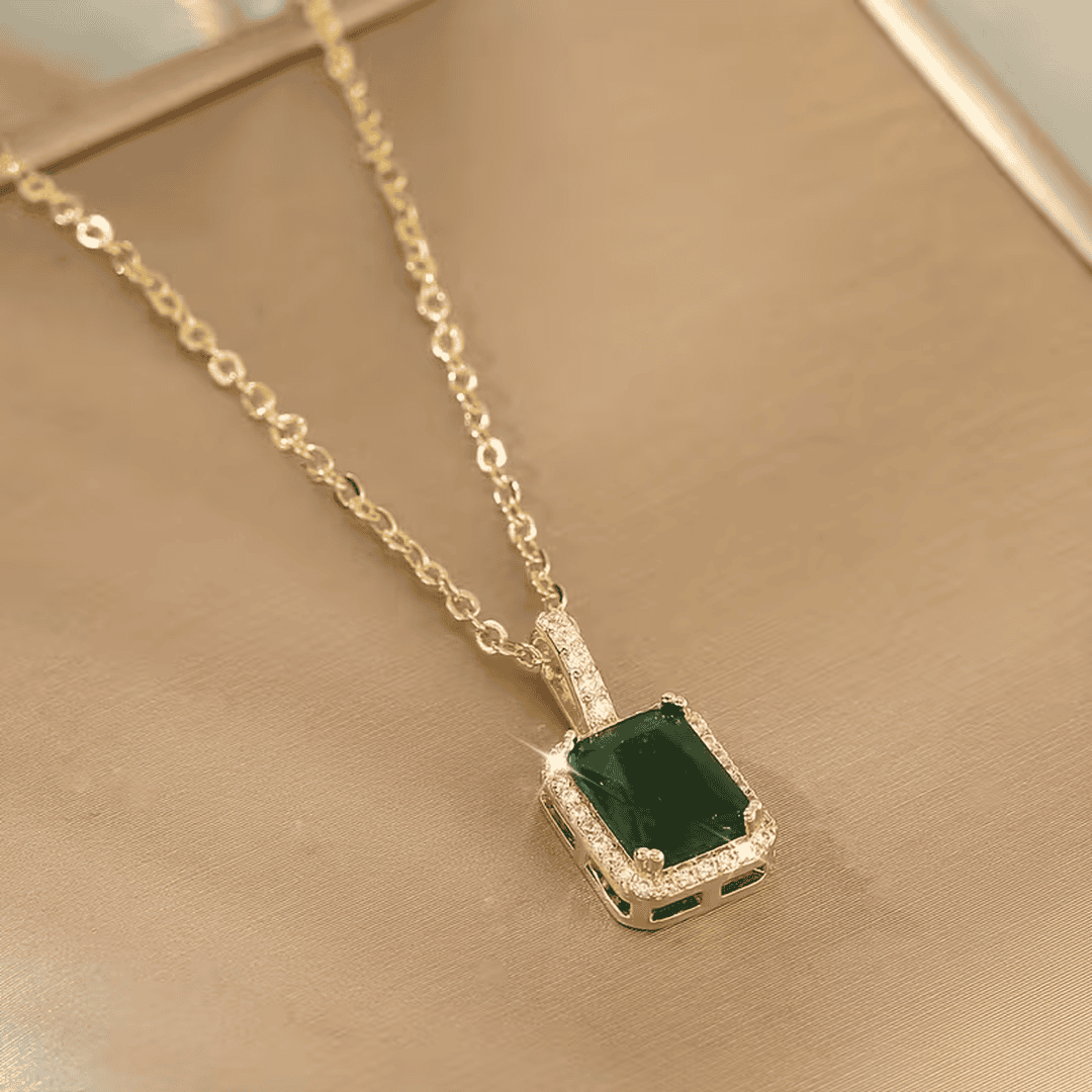 Elegant Emerald Grace Necklace