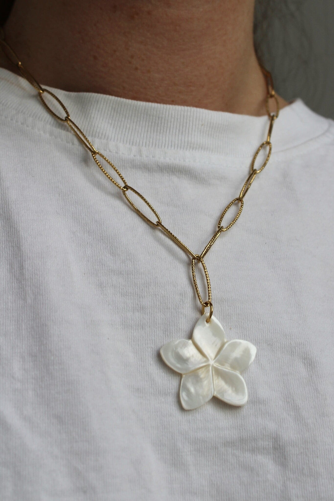 Big White Flower- Necklace - Stainless Steel