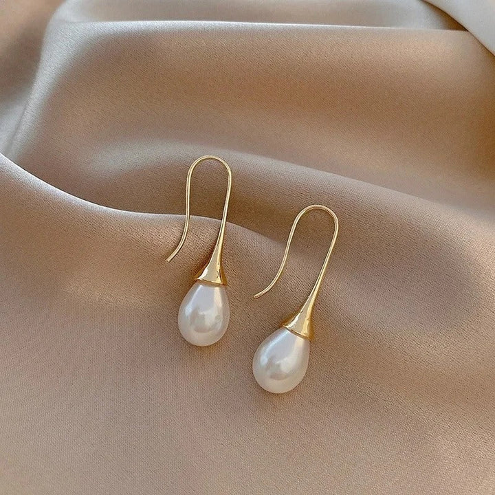 Classic Pearl Elegance Earrings