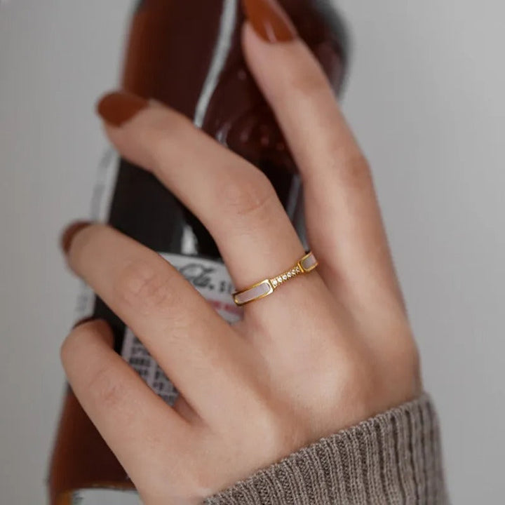 Dainty Shell Diamond Ring