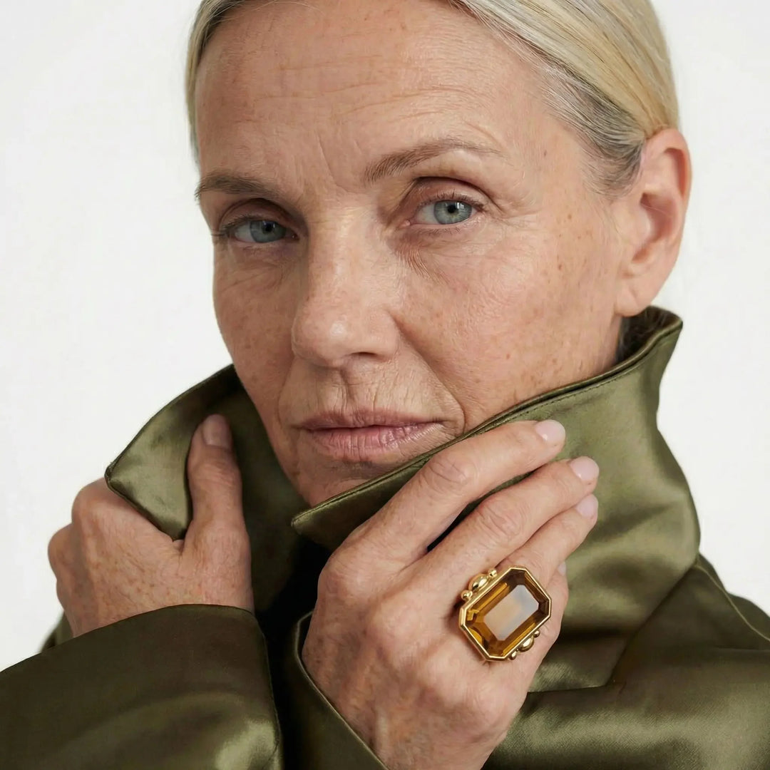 Marique French Vintage Noir Ring