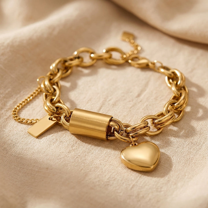 Heritage Elongated Link Heart Bracelet