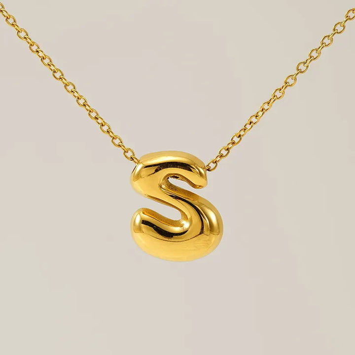 Necklace with balloon letters in 18 karat gold-plated stainless steel