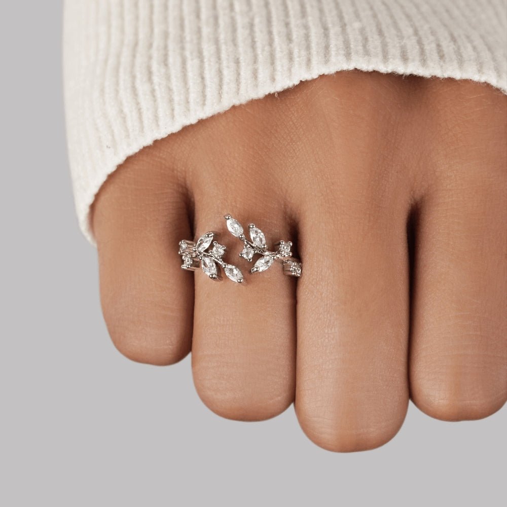 Silver Crystal Vine Ring – silver vine with crystals