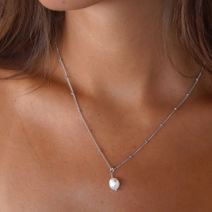 Baroque Pearl Pendant Necklace
