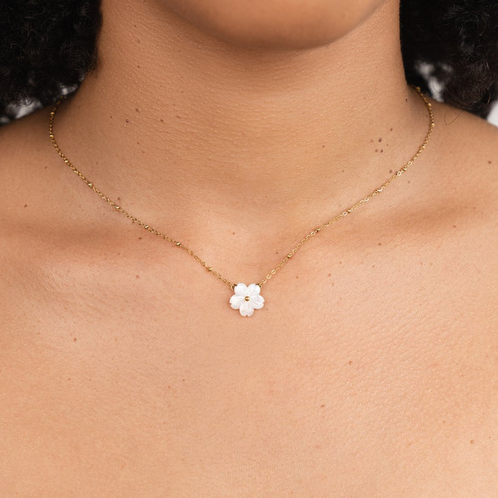 Necklace with White Flower - White Blossom