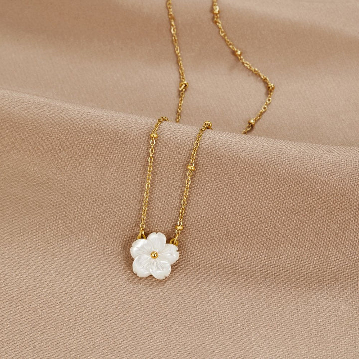 Necklace with White Flower - White Blossom